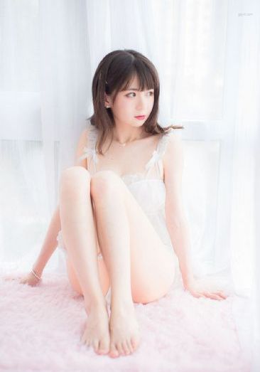 大胸美女黄是免费_高清完整版
