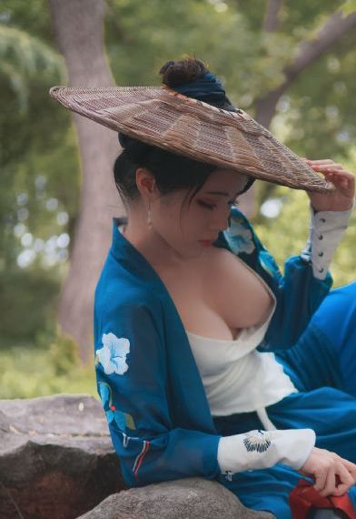 巨胸爆乳女教师奶_BD国语完整版观看